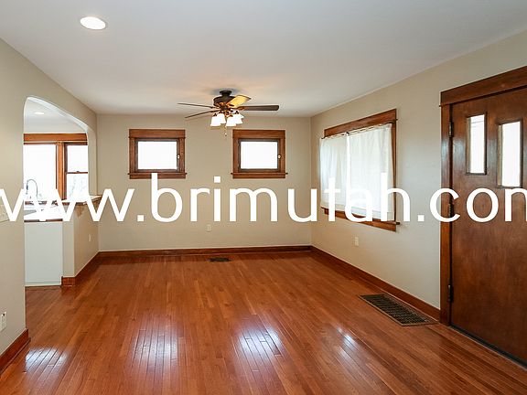3rd image of 713 N 200 W