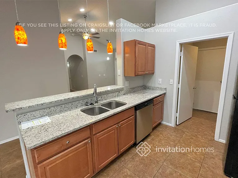 2110 N Ithica St — Photo 5