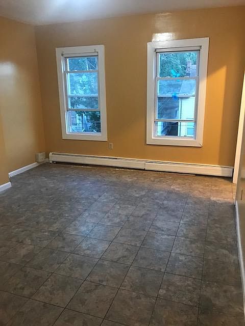 2nd image of 44 Watson St #1