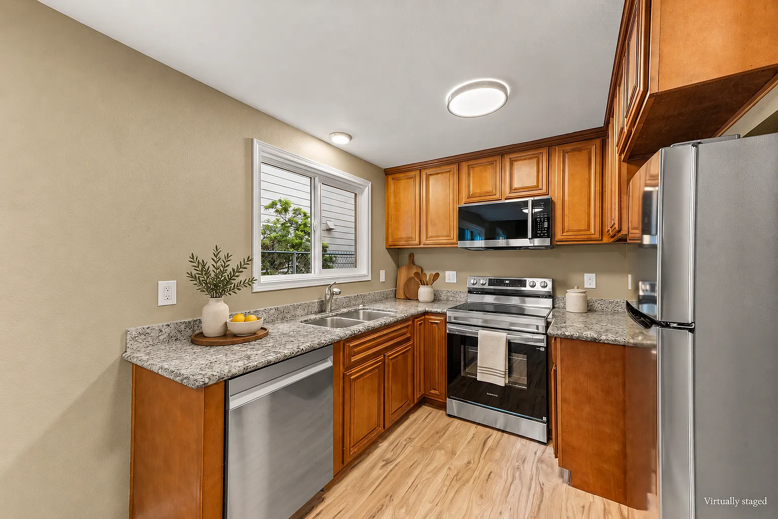 3 bed, 1170 sqft, $4,150 — Photo 3
