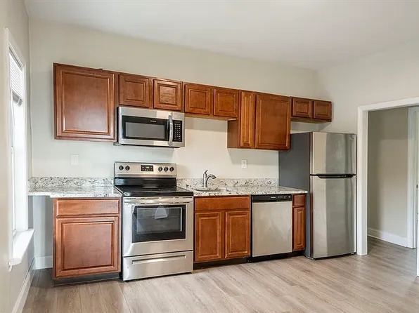 8 Oak St Floor 1, North Attleboro, MA 02760