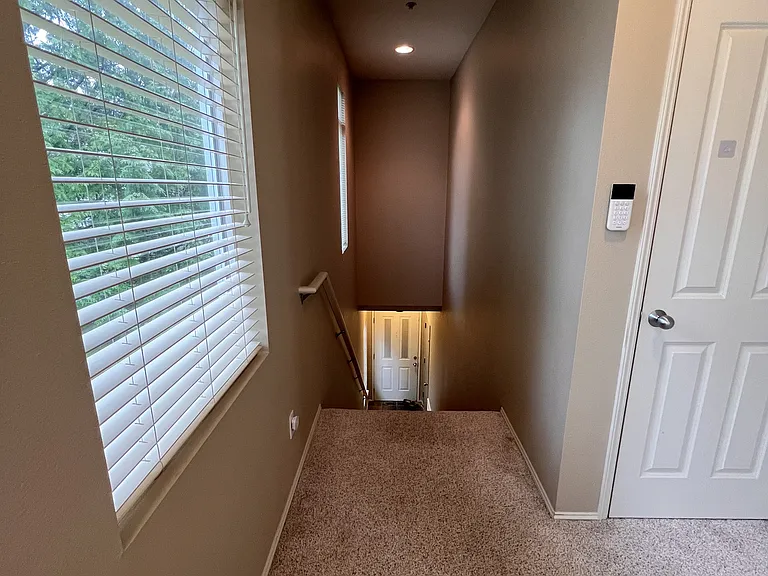 748 241st Ln SE — Photo 4