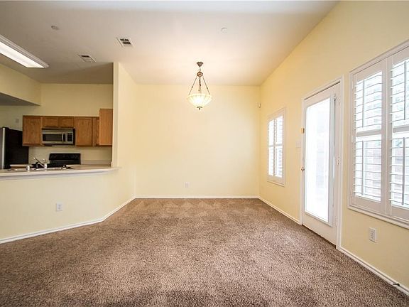 3rd image of 10203 Darkwood Dr