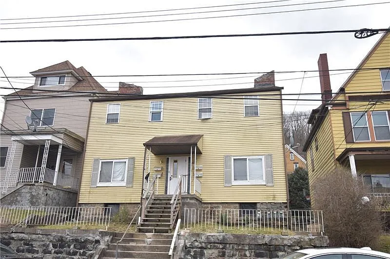 207 Marguerite Ave photo 1