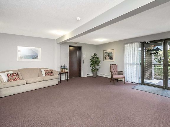 5th image of 2277 McCallum Rd #323