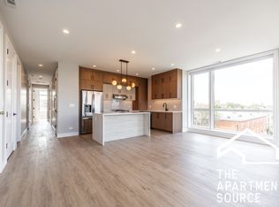 2355 W Flournoy St #202, Chicago, IL 60612