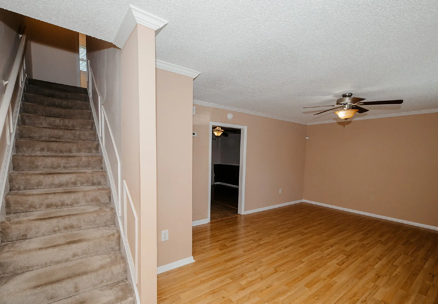 3 bed, 1.5 bath, 1106 sqft, $2,095 — Photo 3