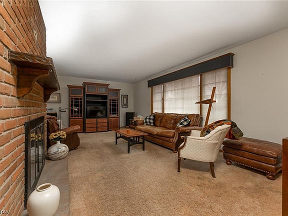 3rd image of 5670 Comanche St NW