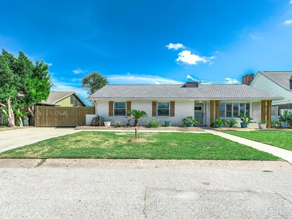 6513 Golf Crest Dr, Galveston, TX 77551
