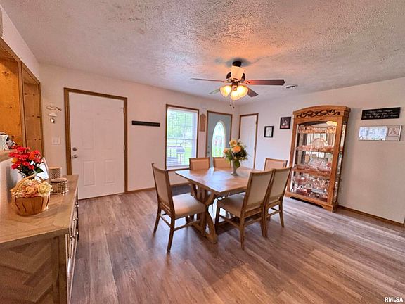 3rd image of 112 Townhouse Dr
