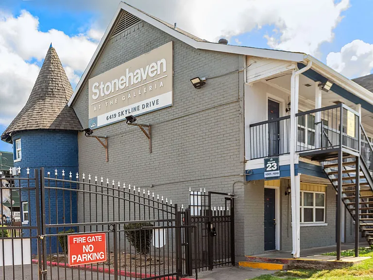 Stonehaven at the Galleria — Photo 8