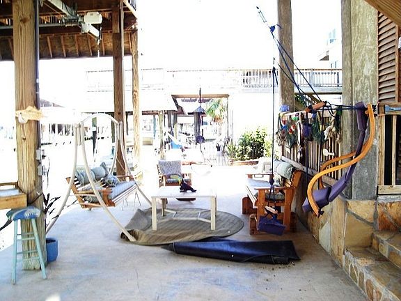 4th image of 1226 Maui Dr