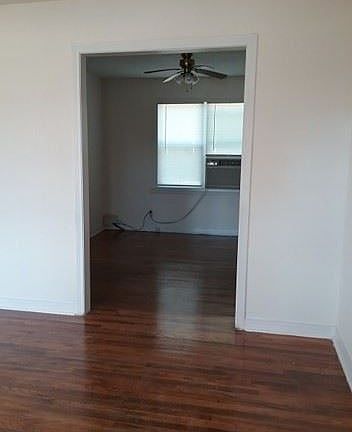 3rd image of 129 N Houston Ave