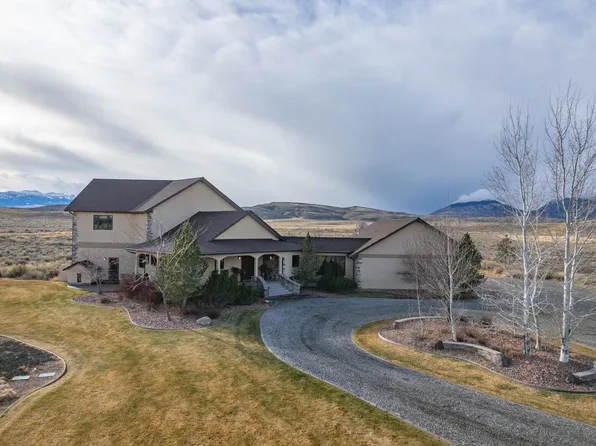 15 Hancock Dr, Cody, WY 82414