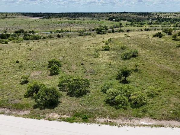 15 Driveway, Gustine, TX 76455