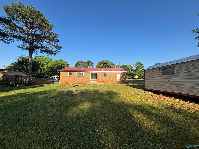 510 Clift Dr — Photo 26