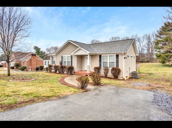 2902 Richard Ave NE, Roanoke, VA 24012