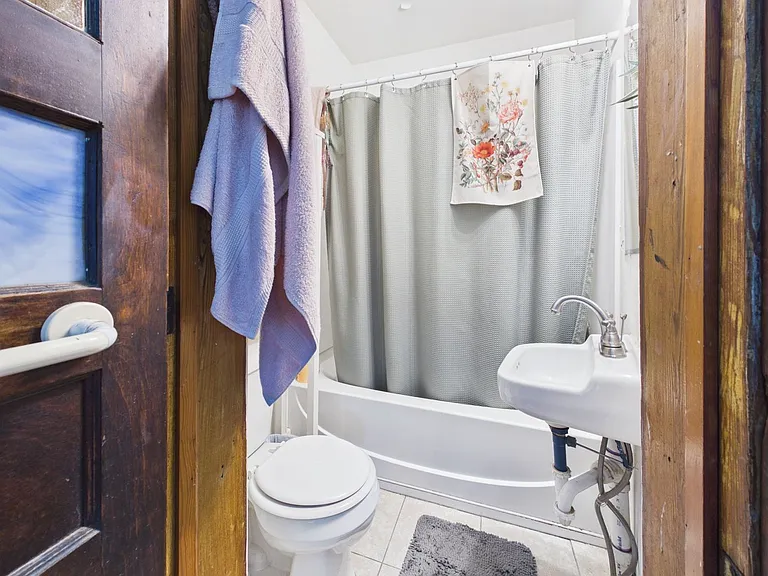 1912 Parkwood Ave #2 — Photo 14