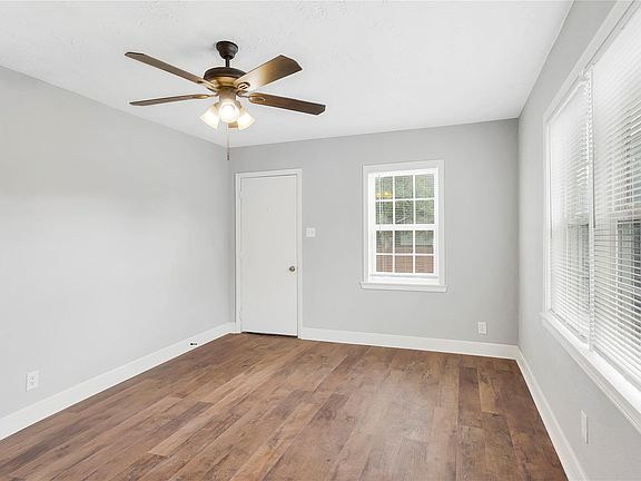 4th image of 2311 N Louis St