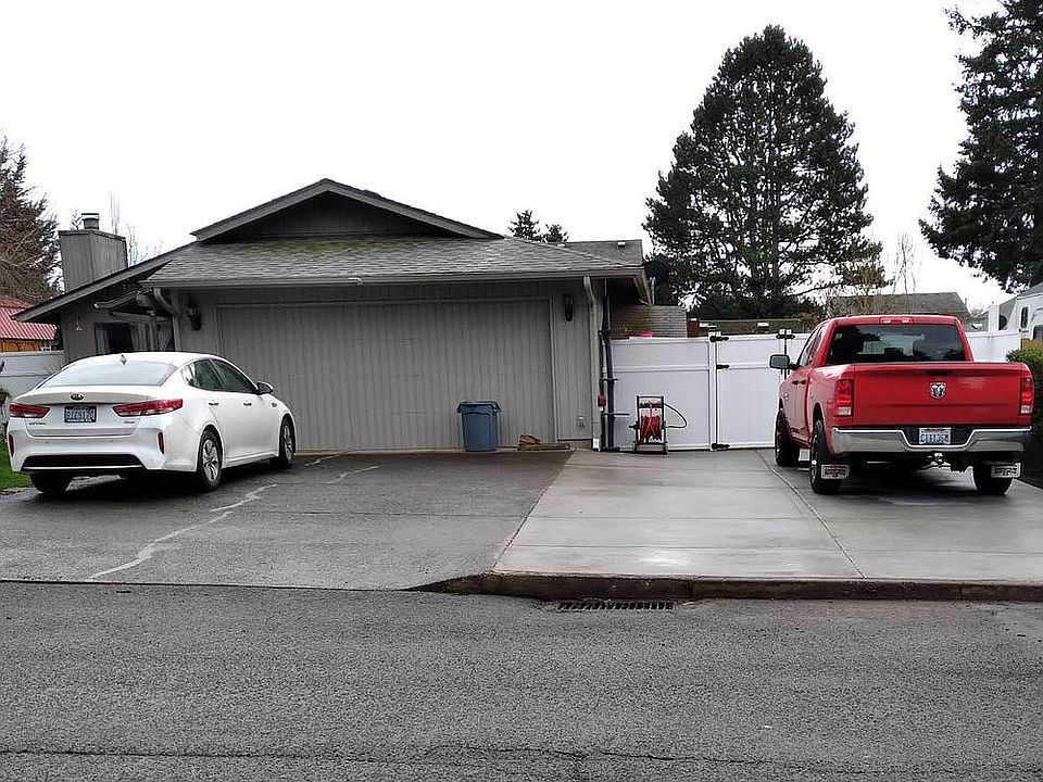 2nd image of 12405 NE 22nd St
