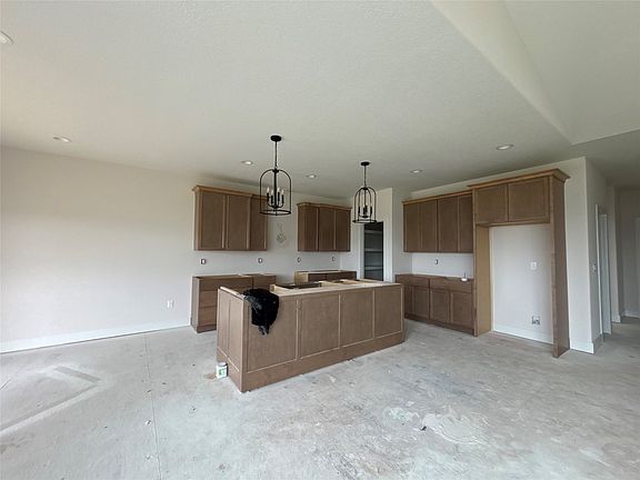 3rd image of 1815 Silver Maple Dr