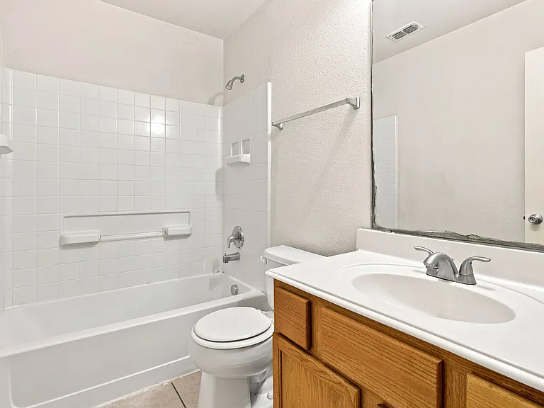 5905 Calloway Dr — Photo 7