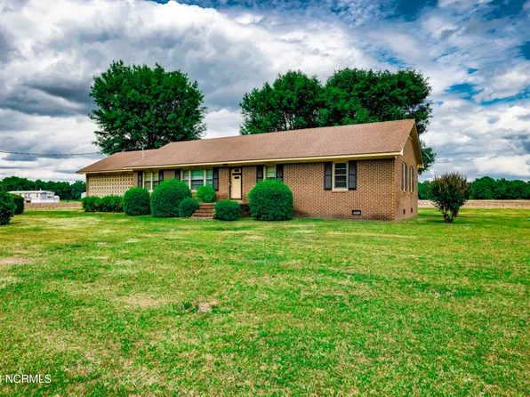 977 Van Eden Road, Watha, NC 28478