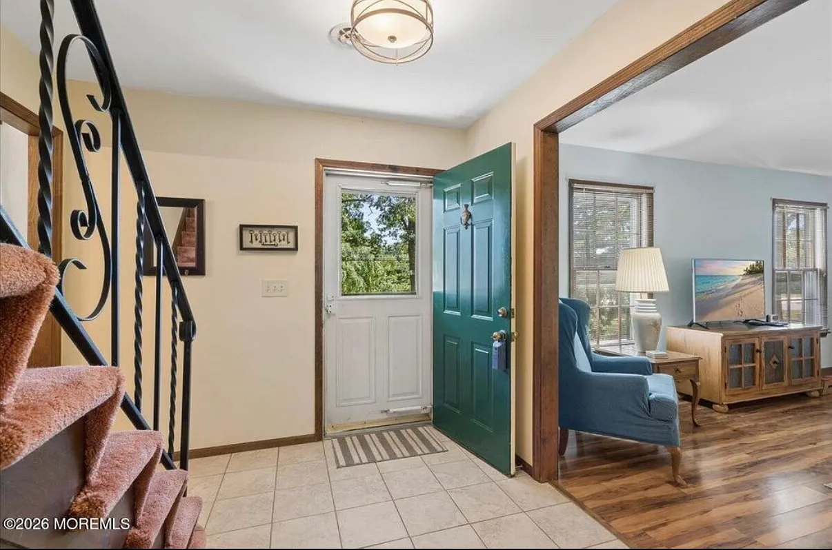 4 bed, 2.5 bath, 2288 sqft, $3,900 — Photo 4