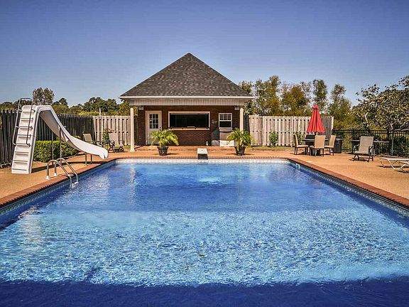 2nd image of 320 Fern Creek Dr