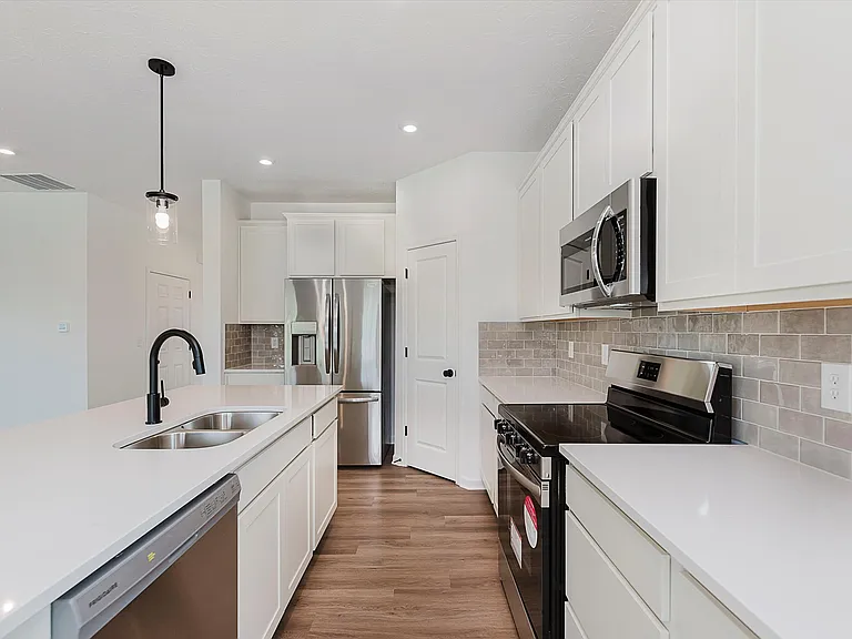 16043 Meadow Frost Ct — Photo 10