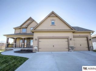 7405 Legacy St, Papillion, NE 68046