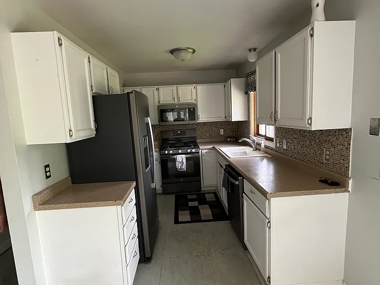 8621 Ryan Lake Dr NE — Photo 2