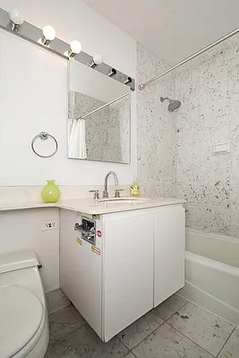 Rented by Siderow Residential Group | media 15