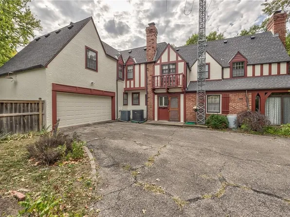 321 W 3rd St, Ottawa, KS 66067