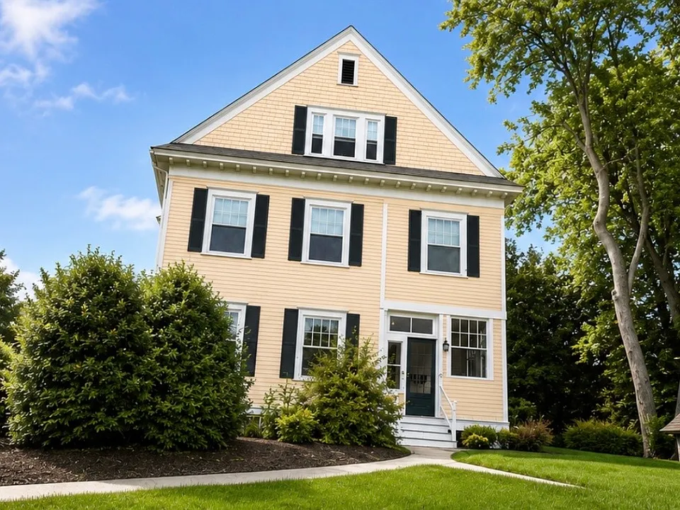 73 Moore Ave #3