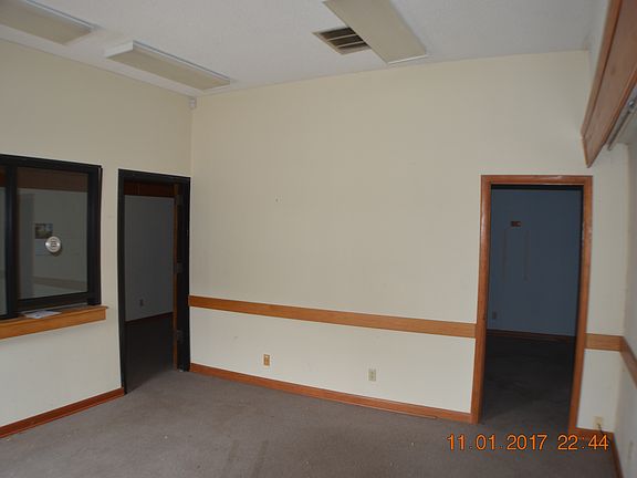 3rd image of 110 N Wewoka Ave