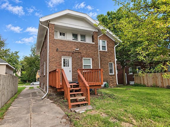 3rd image of 324 Paris Ave