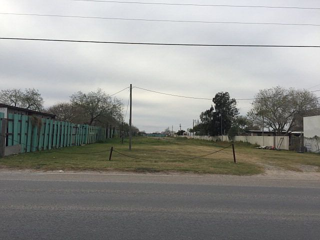 2nd image of Paredes Line Rd