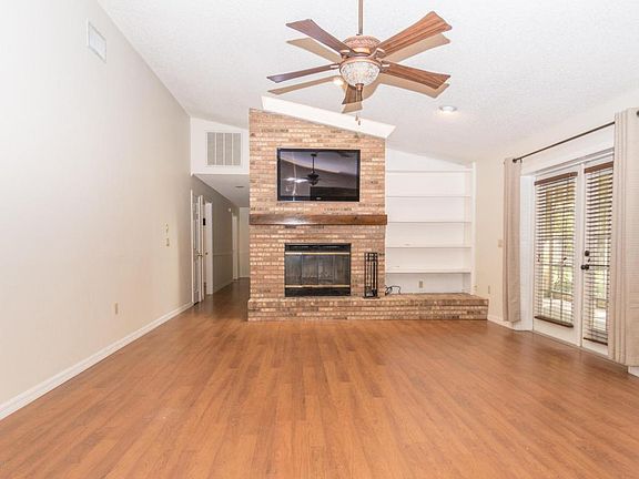 5th image of 619 Erin Way