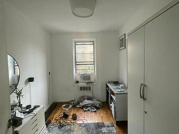 3rd image of 40-67 Hampton St #4C