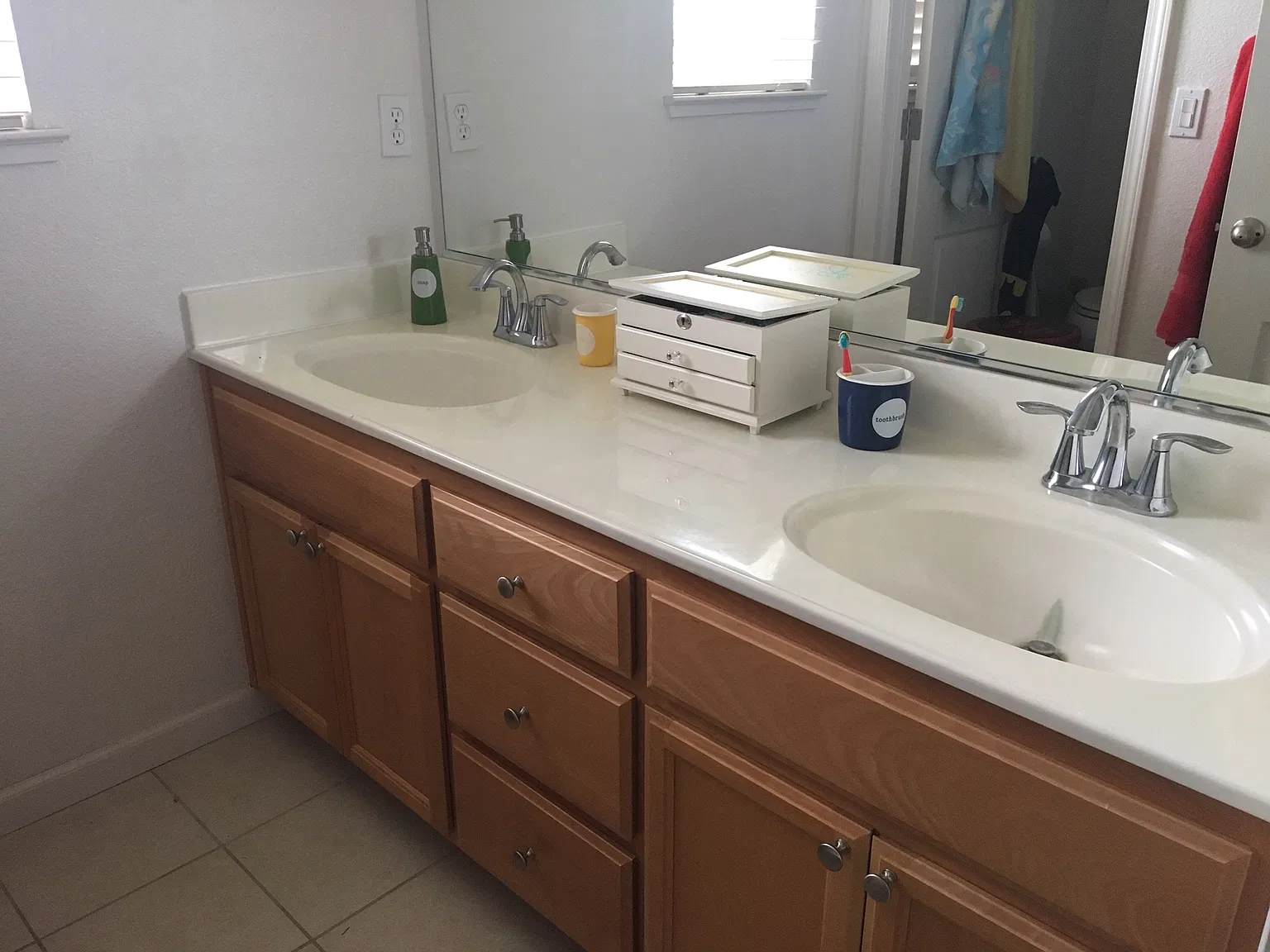 5 bed, 2295 sqft, $3,400 — Photo 4