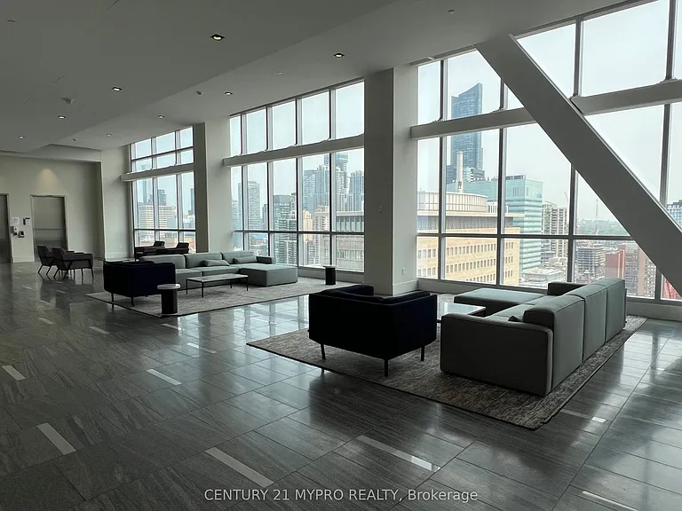 488 University Ave #4003 — Photo 19