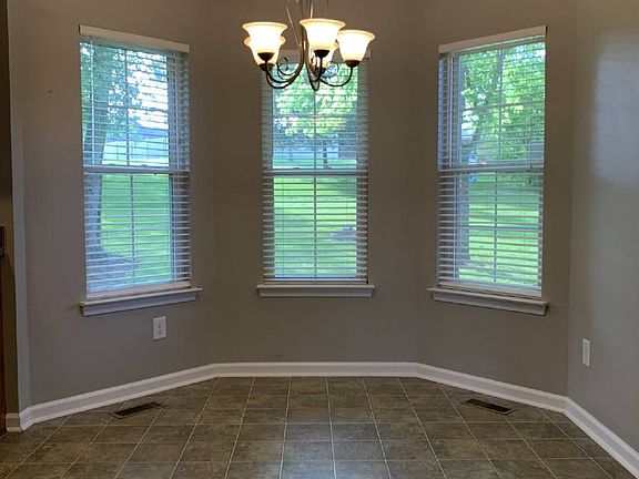 4th image of 1274 Cromwell Ct