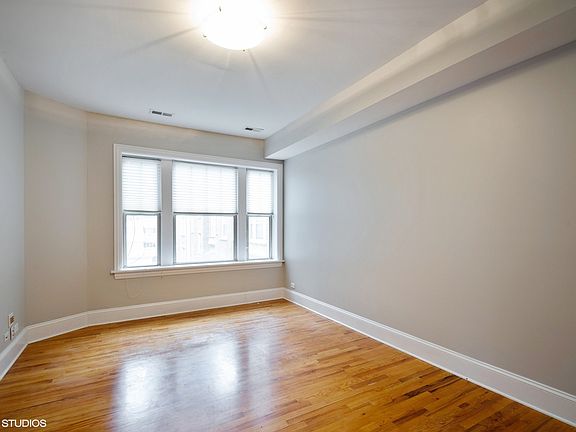 2nd image of 5408 N Kenmore Ave #2