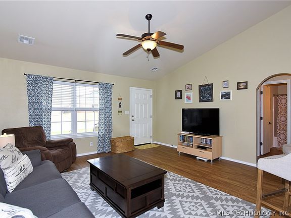 5th image of 8655 S 261st East Ave