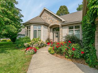 616 Coonen Dr, Combined Locks, WI 54113