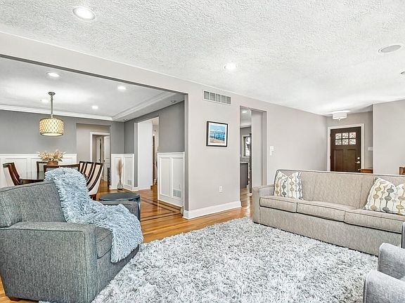 5th image of 223 McClellan Blvd