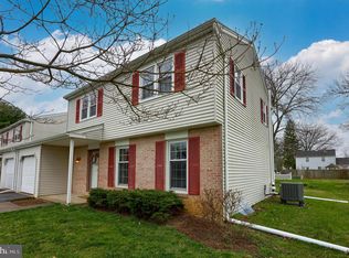 867 Lamplight Cir, Lancaster, PA 17601