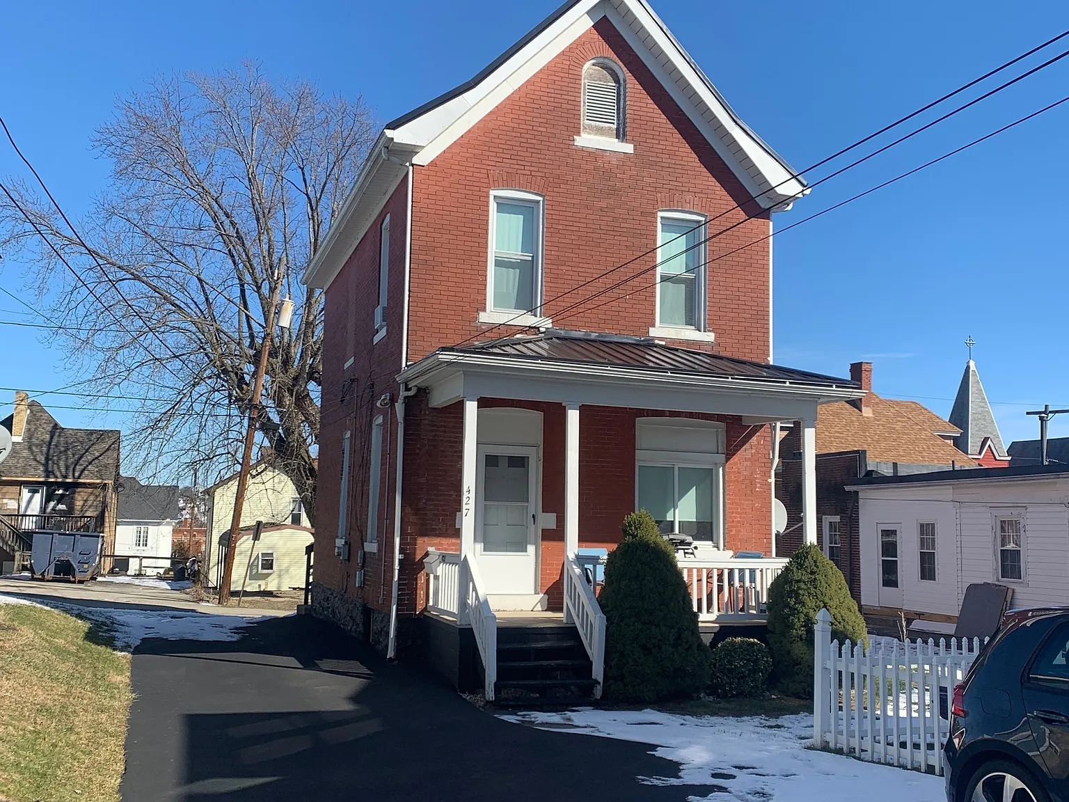 427-429 Oakland Avenue - 1 — Photo 4