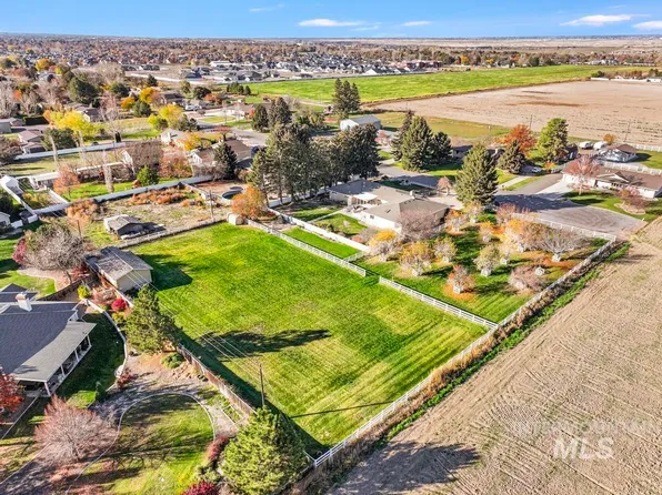 3392 Highlawn Dr, Twin Falls, ID 83301